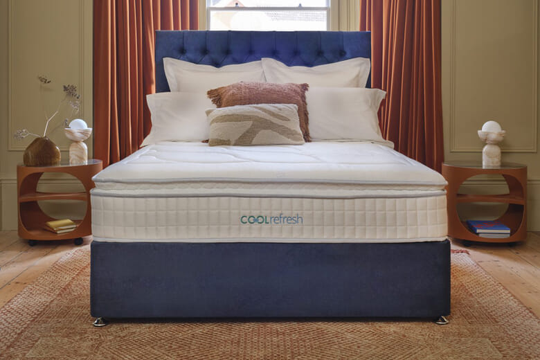 Sleepeezee Cool Refresh 3200 Memory Pillow Top Mattress, Zip & Link